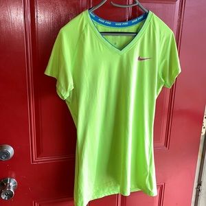 Nike Pro V Neck Size Large Shirt